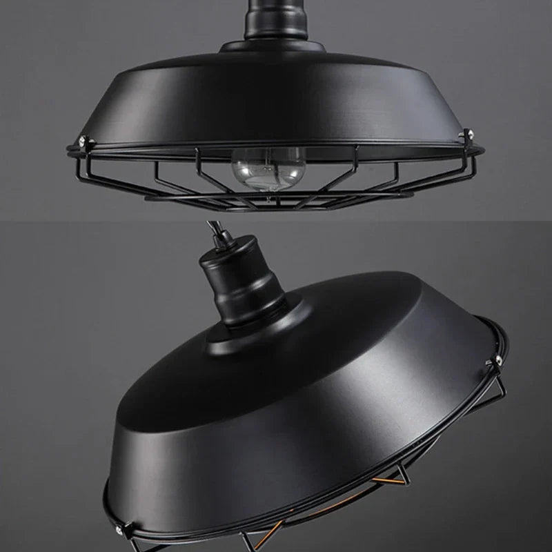 Suspension industrielle noire en fer - Isara