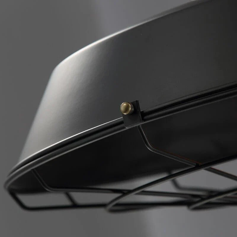 Suspension industrielle noire en fer - Isara